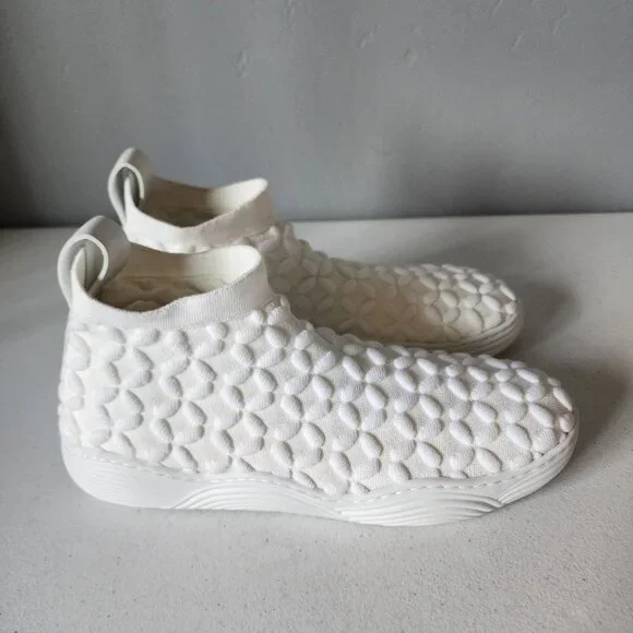 Alaia Knit Sneaker "EUC" - Picture 3 of 16